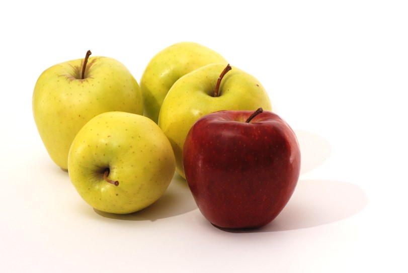 red apple yellow apples